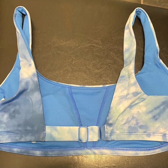 New Nike Women’s Tie Dye Swimming Top - Picture 2 of 5